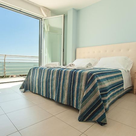 סילבי מרינה Hotel Riviera מראה חיצוני תמונה