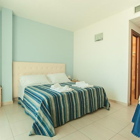 סילבי מרינה Hotel Riviera מראה חיצוני תמונה