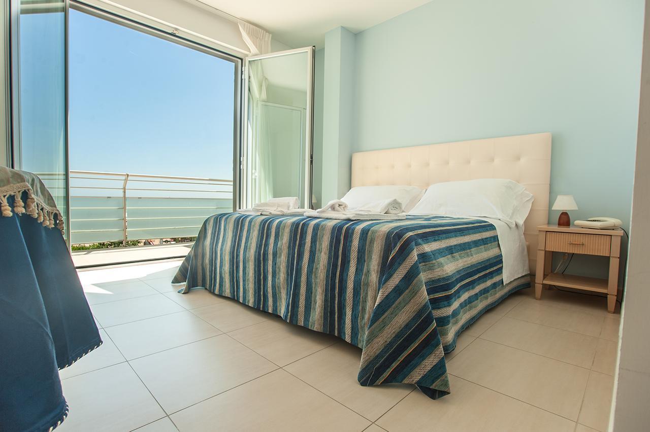 סילבי מרינה Hotel Riviera מראה חיצוני תמונה
