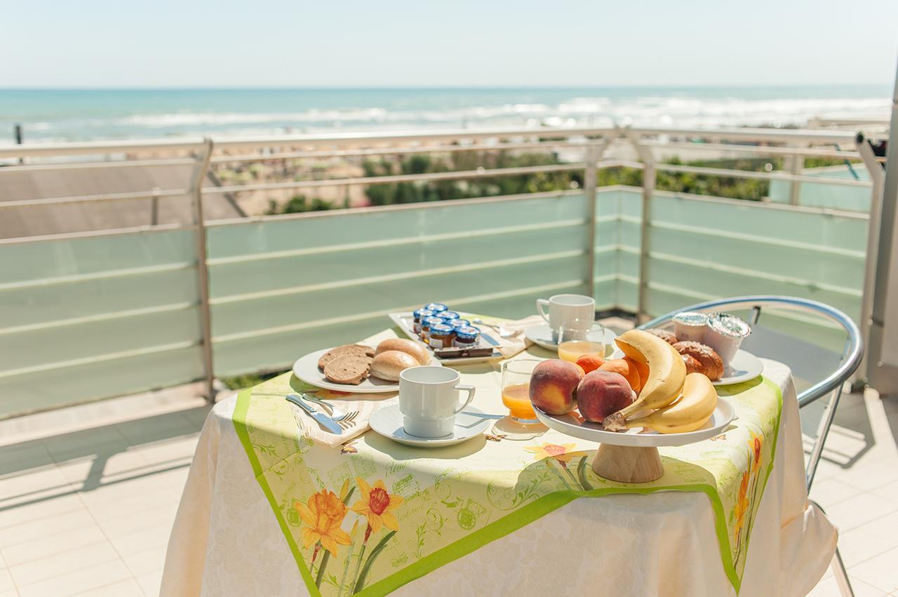 סילבי מרינה Hotel Riviera מראה חיצוני תמונה