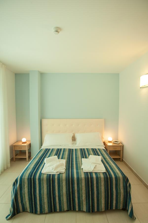 סילבי מרינה Hotel Riviera מראה חיצוני תמונה
